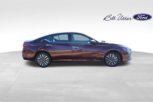 Used 2024 Nissan Altima 2.5 SV image 6