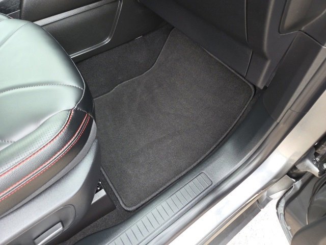 Certified 2025 Ford Escape ST-Line Elite w/ Premium Technology Package image 38