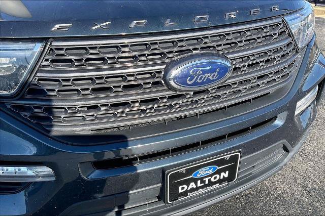 Certified 2022 Ford Explorer XLT w/ Equipment Group 202A RWD image 5