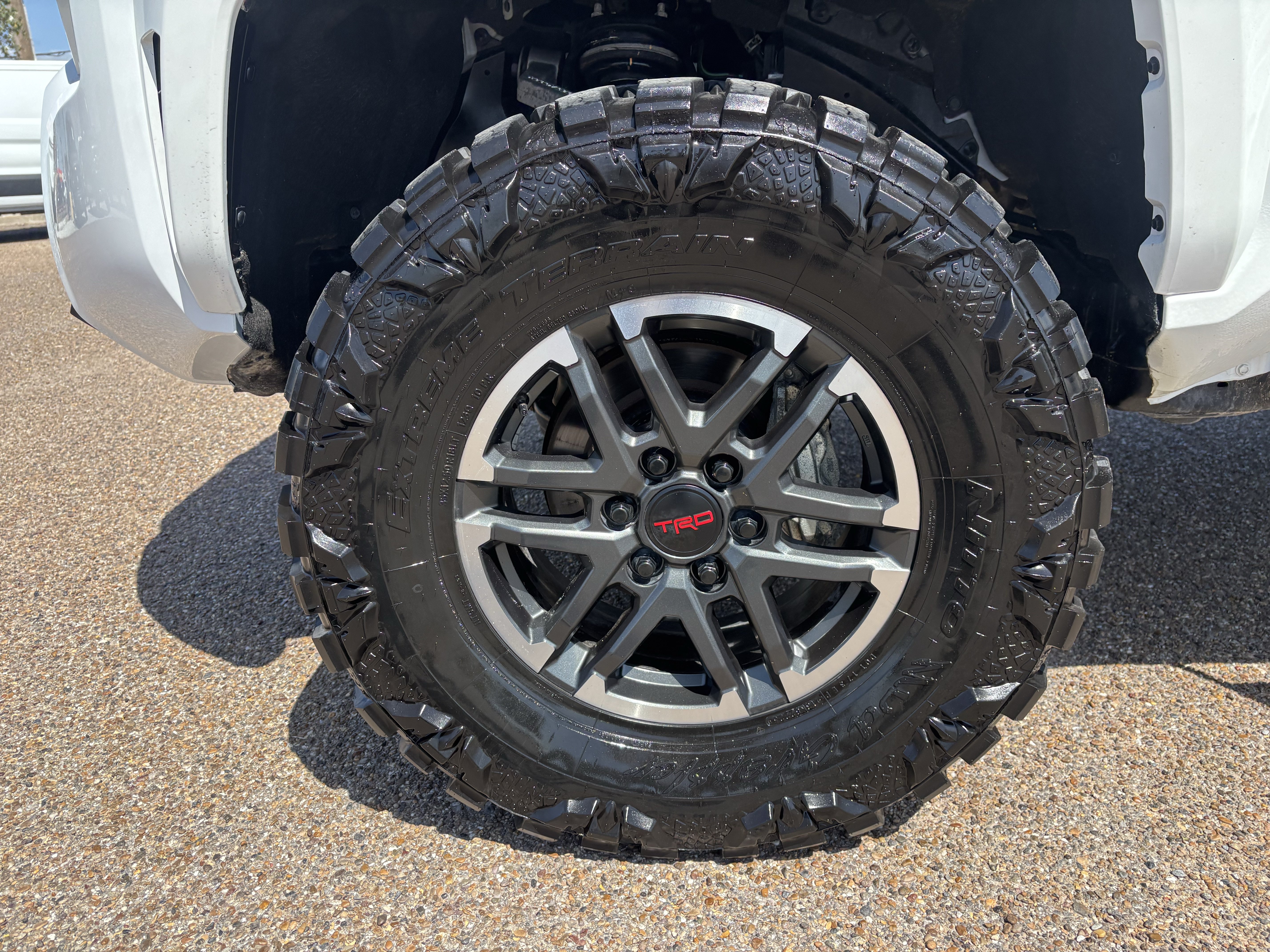 Used 2025 Toyota Tacoma TRD Sport AWD/4WD image 8