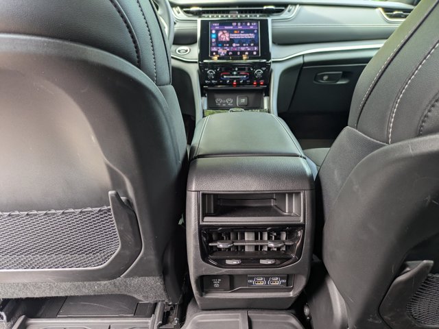 Used 2024 Jeep Grand Cherokee Altitude AWD/4WD image 28
