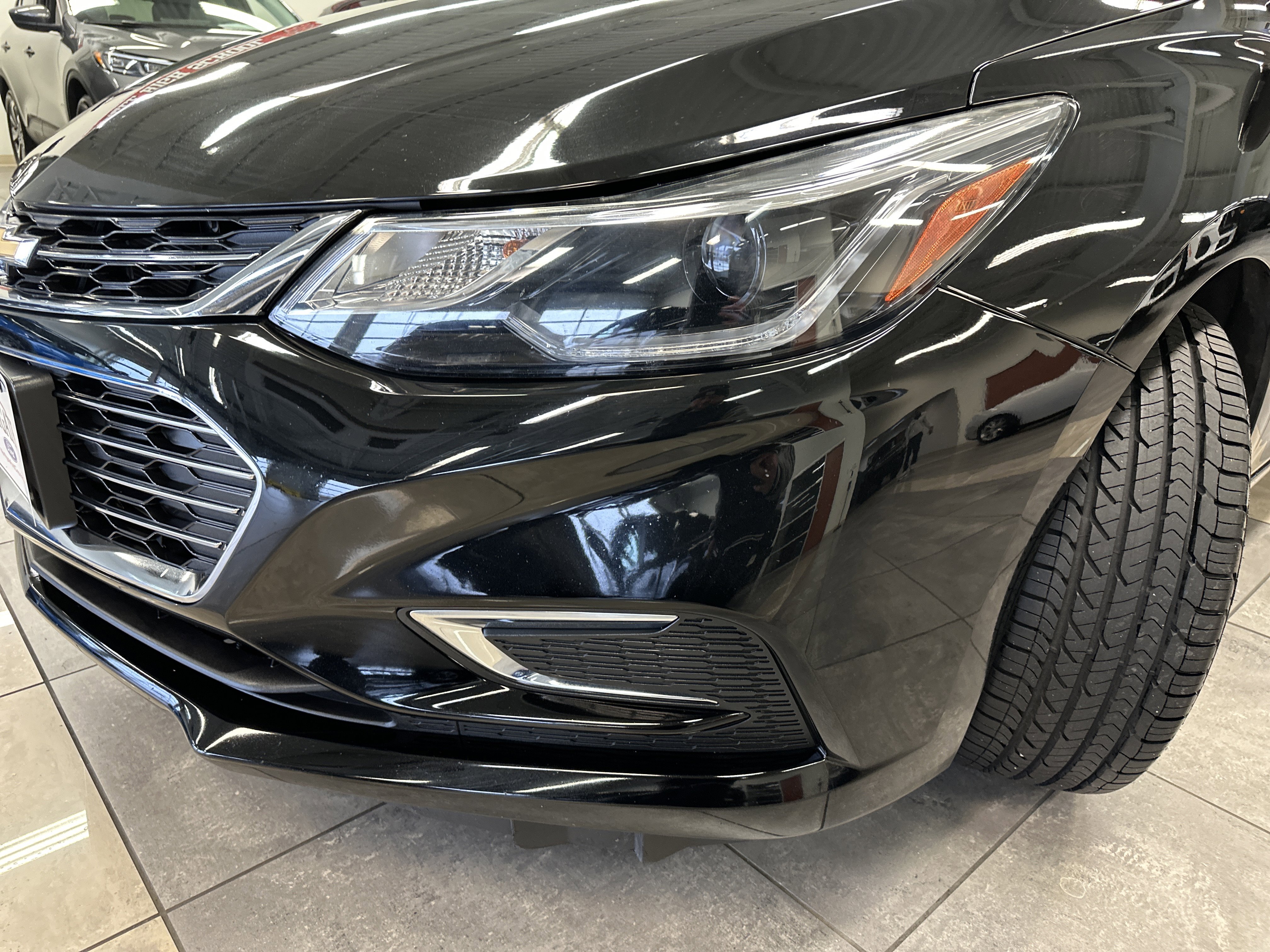 Used 2018 Chevrolet Cruze Premier image 17