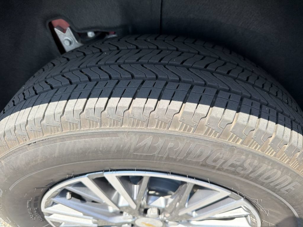 Used 2026 Chevrolet Traverse LT FWD image 31