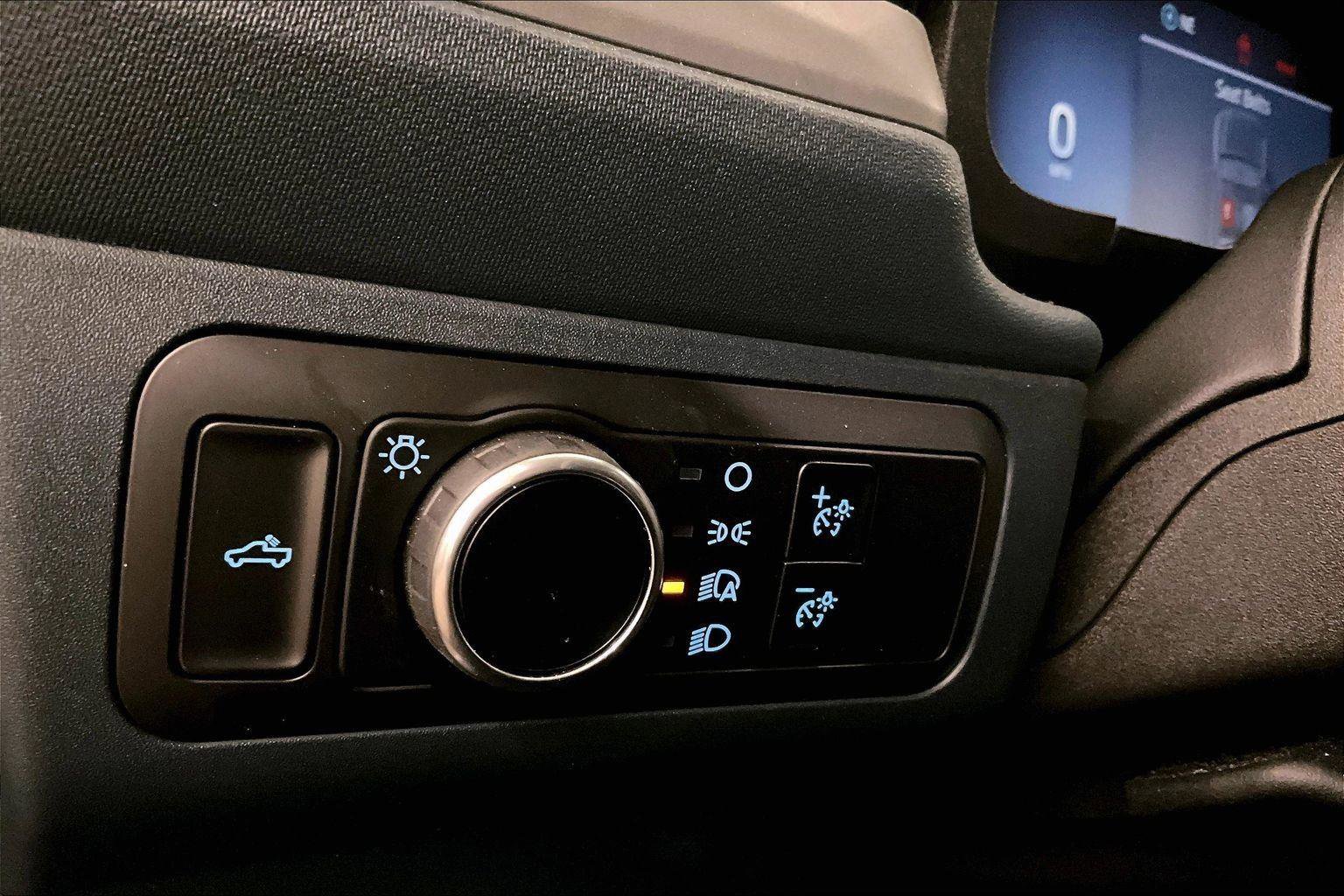 Certified 2025 Ford Maverick XL w/ Equipment Group 102A image 30