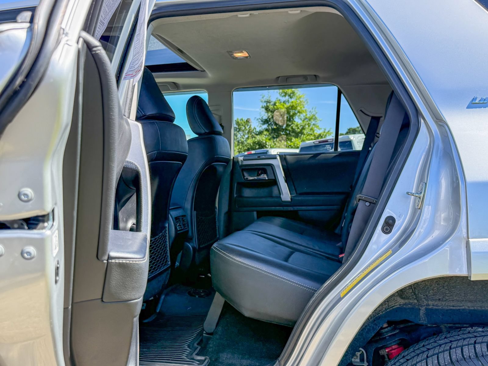 Used 2023 Toyota 4Runner Limited AWD/4WD image 15