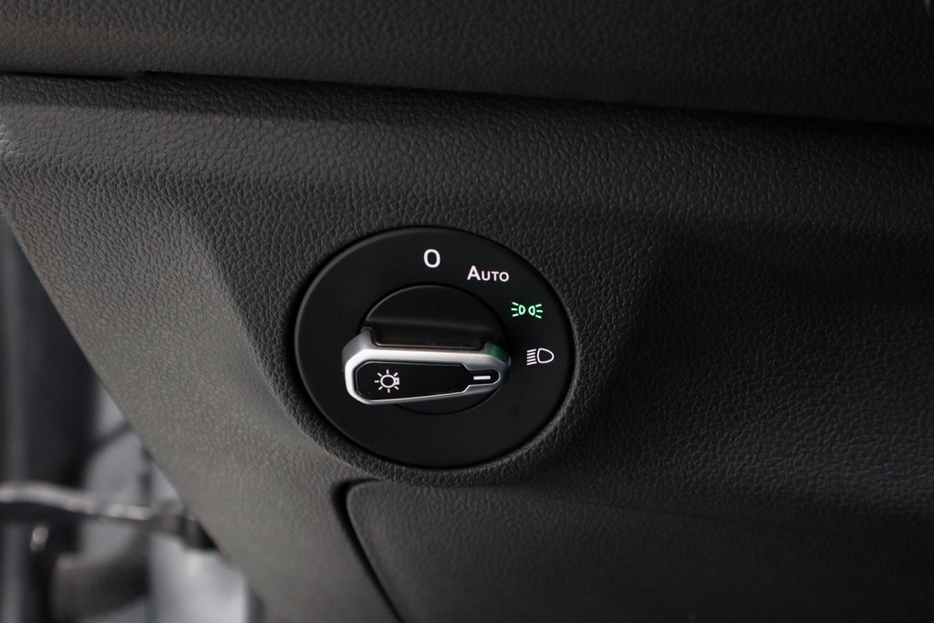 Used 2024 Volkswagen Jetta SE image 27