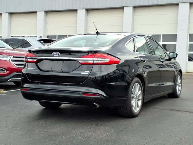 Certified 2017 Ford Fusion SE w/ Fusion SE Technology Package FWD image 4