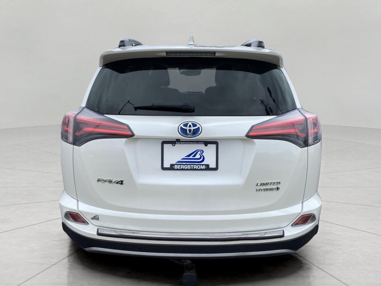 Used 2017 Toyota RAV4 Limited w/ All Weather Liner Package AWD/4WD image 8