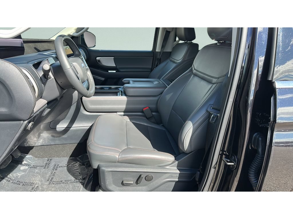 Certified 2025 Ford Expedition Active AWD/4WD image 8