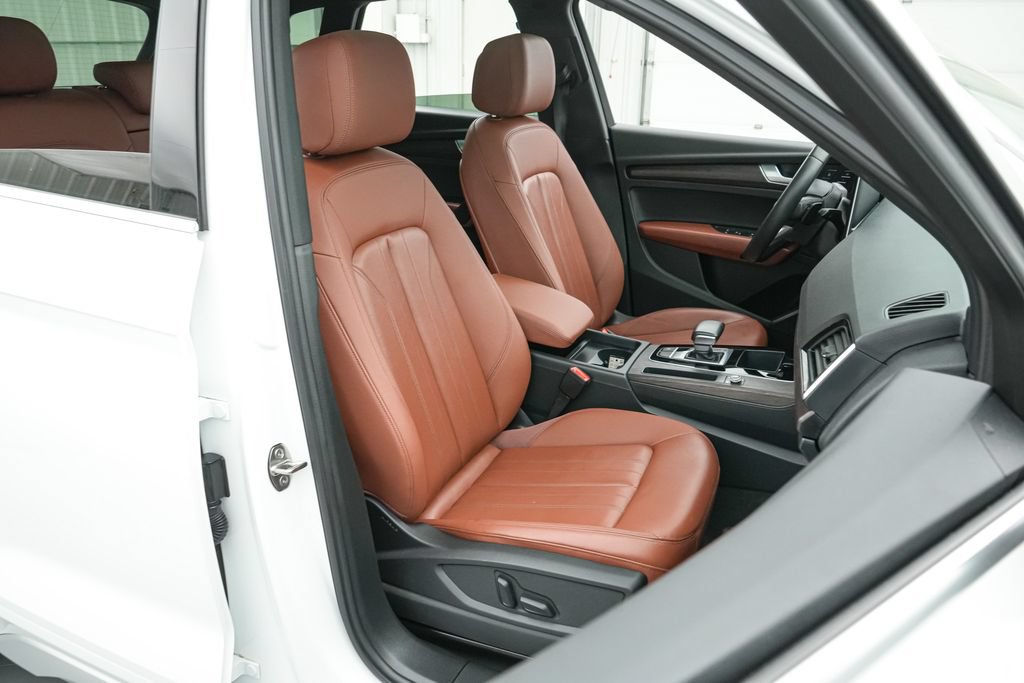 Used 2023 Audi Q5 2.0T Premium w/ Convenience Package AWD/4WD image 23