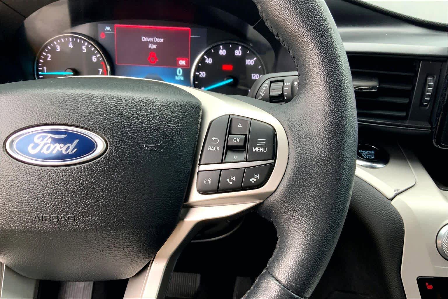 Certified 2024 Ford Explorer XLT RWD image 25
