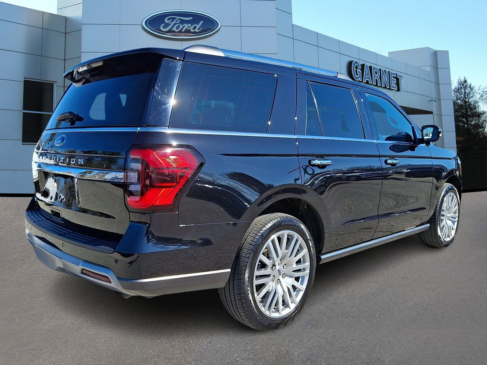 Certified 2024 Ford Expedition Limited image 8