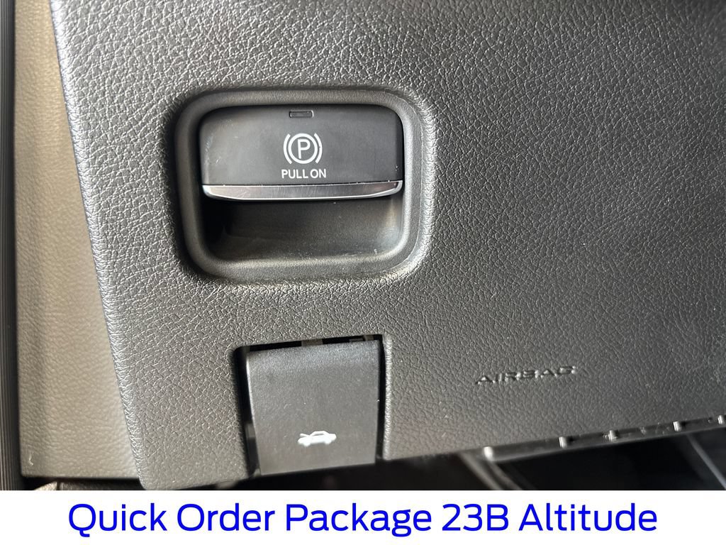 Used 2024 Jeep Grand Cherokee Altitude RWD image 36