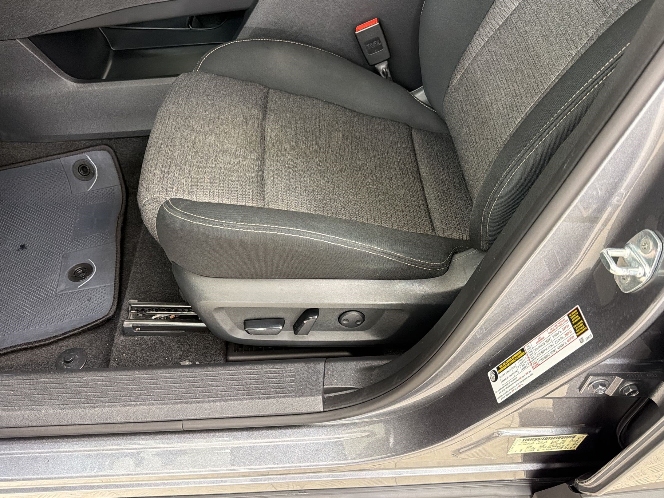 Used 2023 Nissan Rogue SV FWD image 15