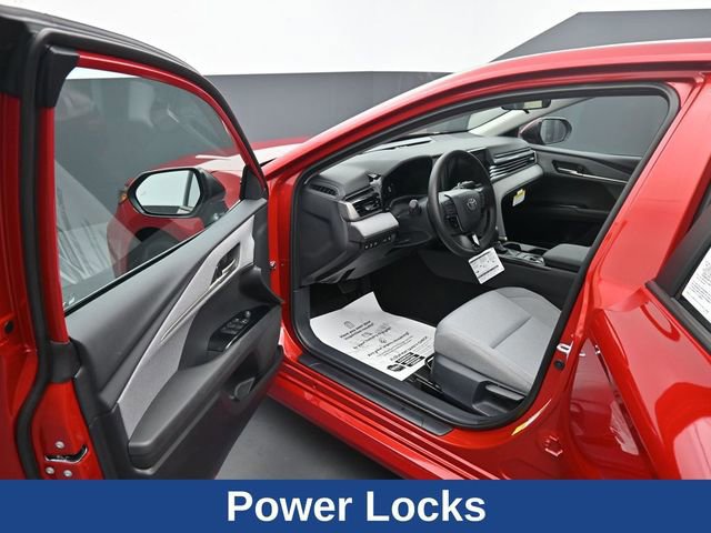 Used 2025 Toyota Camry LE FWD image 33