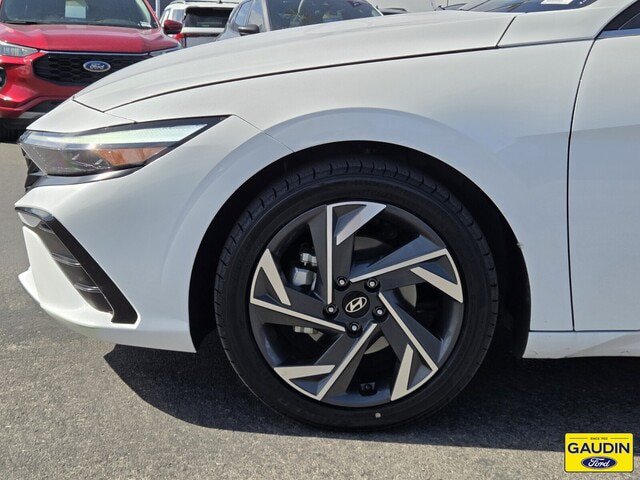 Used 2025 Hyundai Elantra SEL FWD image 10
