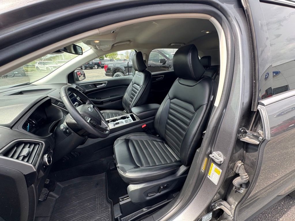 Certified 2024 Ford Edge SEL w/ Convenience Package AWD/4WD image 9