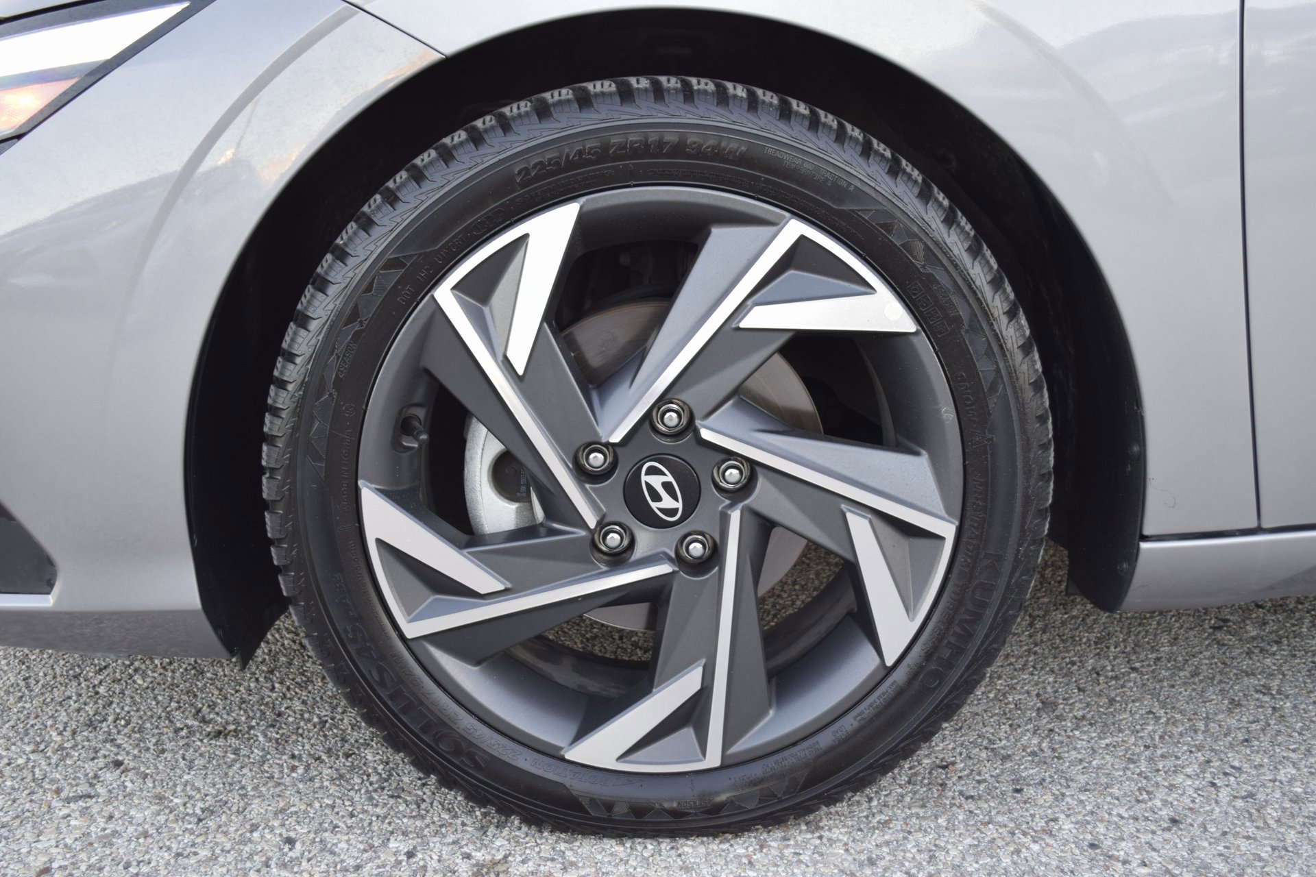 Used 2024 Hyundai Elantra Limited image 25