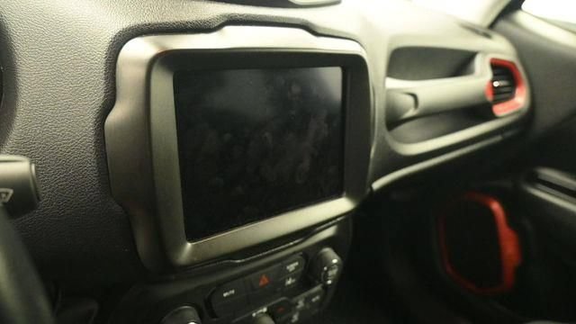 Used 2021 Jeep Renegade Trailhawk AWD/4WD image 16