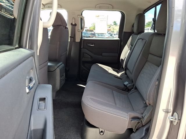 Used 2022 Nissan Frontier SV AWD/4WD image 12