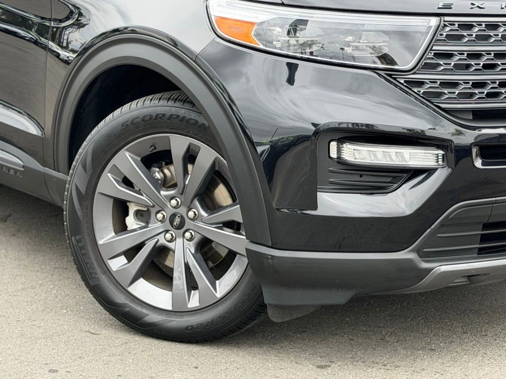 Certified 2023 Ford Explorer XLT w/ Equipment Group 202A RWD image 5