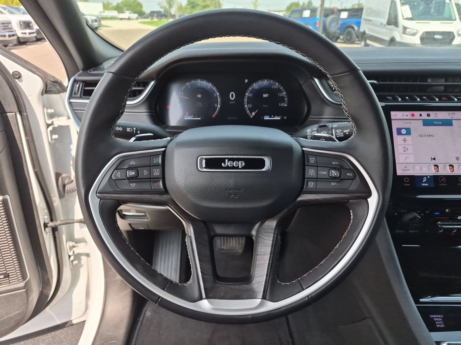Used 2024 Jeep Grand Cherokee L Limited w/ Luxury Tech Group II AWD/4WD image 19
