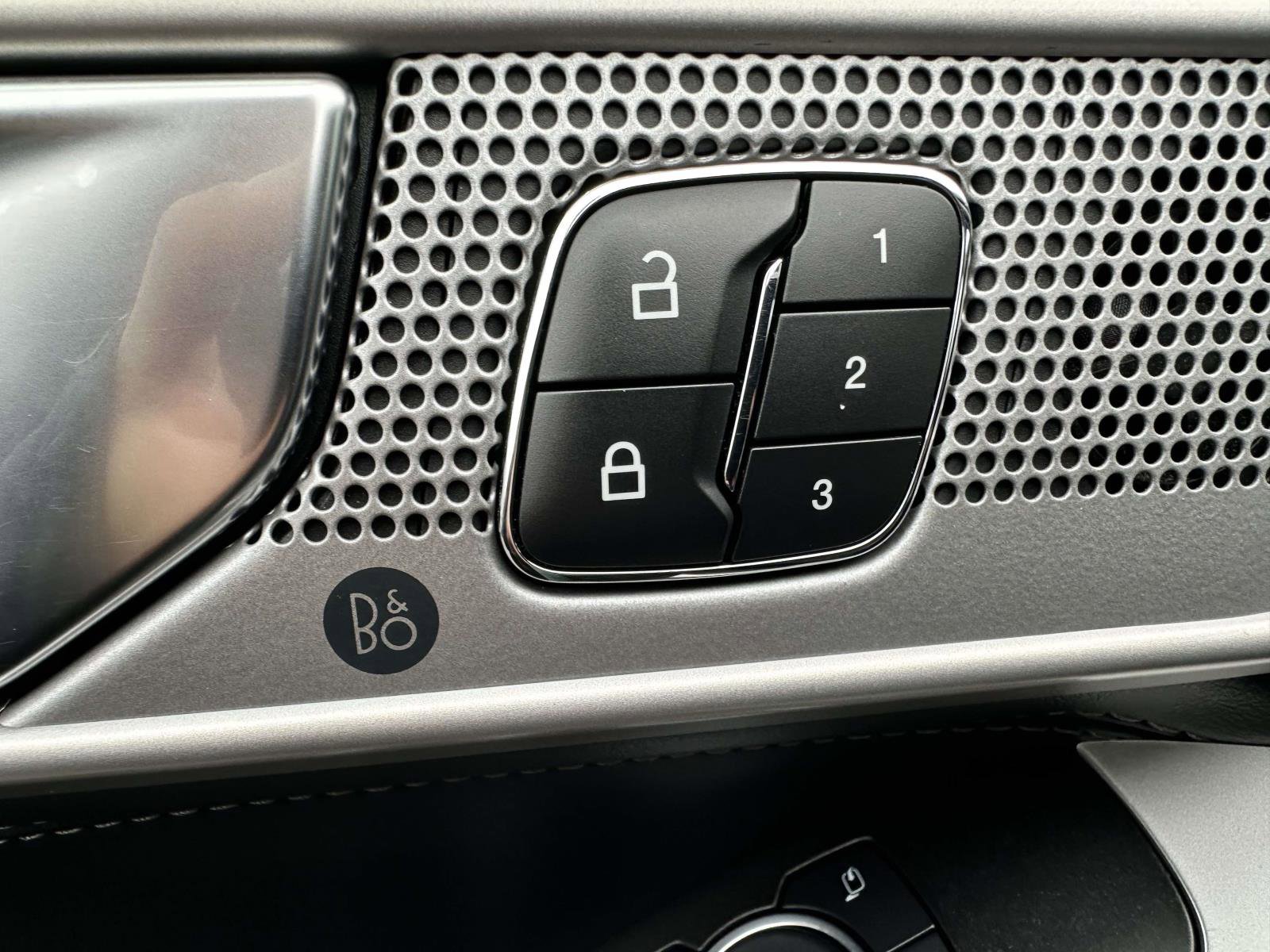 Certified 2021 Ford Explorer Limited w/ Equipment Group 301A image 11