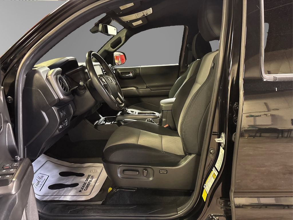 Used 2023 Toyota Tacoma TRD Sport w/ Advanced Technology Package AWD/4WD image 9