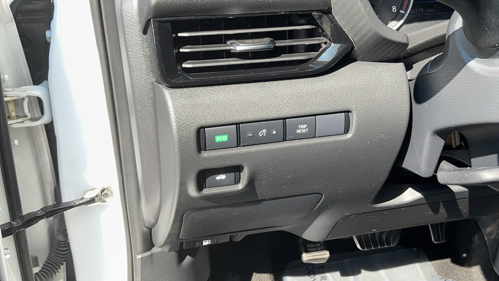 Used 2024 Nissan Sentra SV FWD image 21