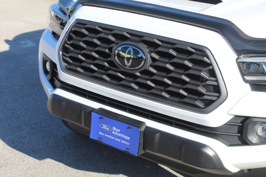 Used 2021 Toyota Tacoma TRD Sport w/ Technology Package RWD image 6