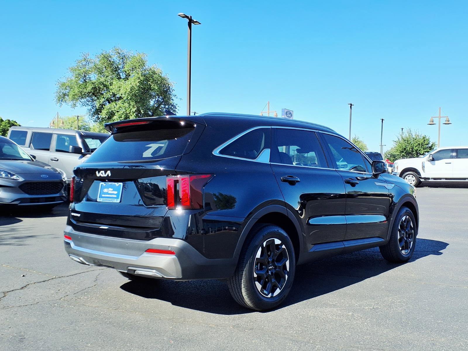 Used 2024 Kia Sorento S FWD image 4