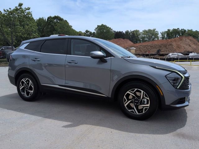Used 2025 Kia Sportage LX FWD image 7