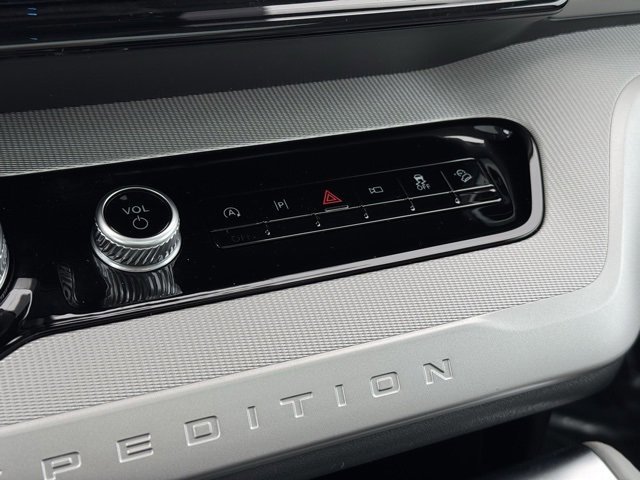 Certified 2025 Ford Expedition Max Active image 18