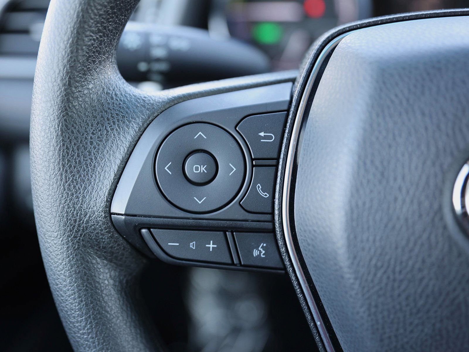 Used 2020 Toyota Camry LE image 38