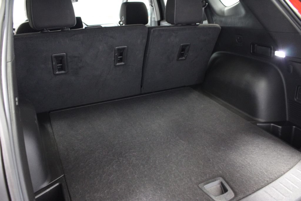 Used 2025 Chevrolet Blazer LT AWD/4WD image 16