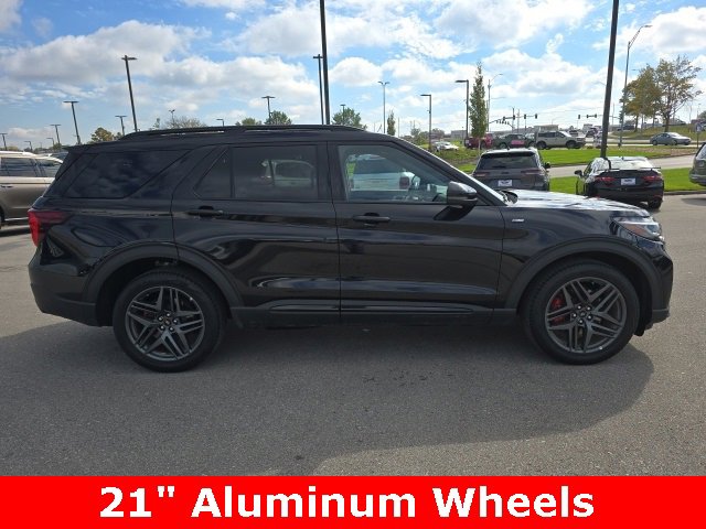 Certified 2025 Ford Explorer ST-Line w/ ST-Line Street Pack image 6