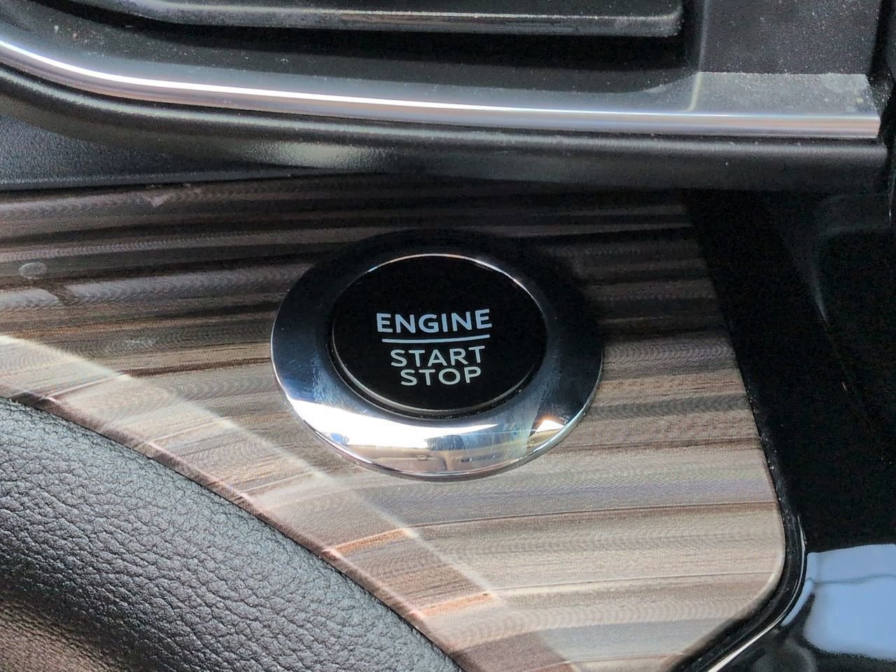 Certified 2023 Ford Explorer Limited w/ Equipment Group 301A image 27