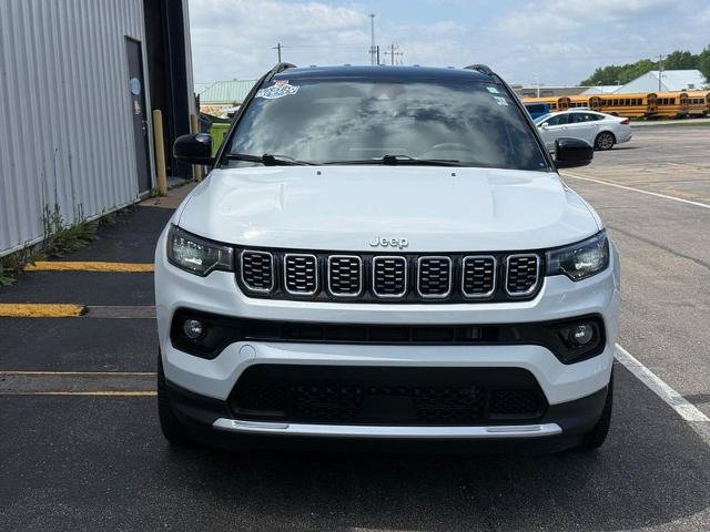 Used 2025 Jeep Compass Limited AWD/4WD image 7