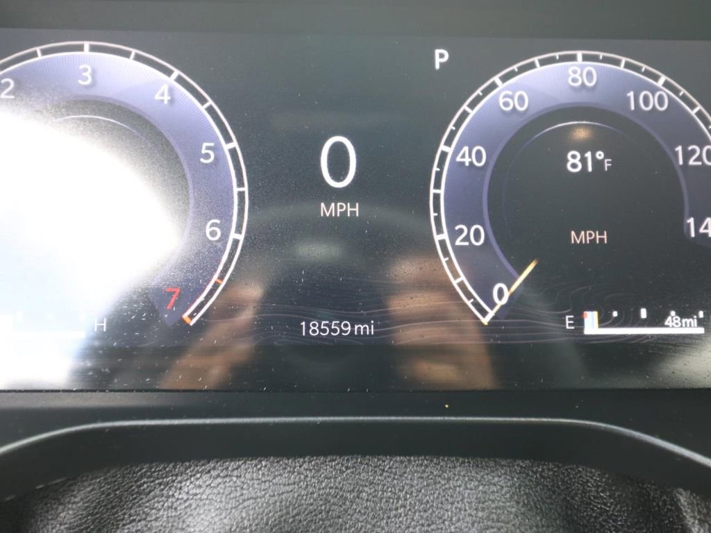 Used 2025 Jeep Grand Cherokee L Limited w/ Black Appearance Package AWD/4WD image 21