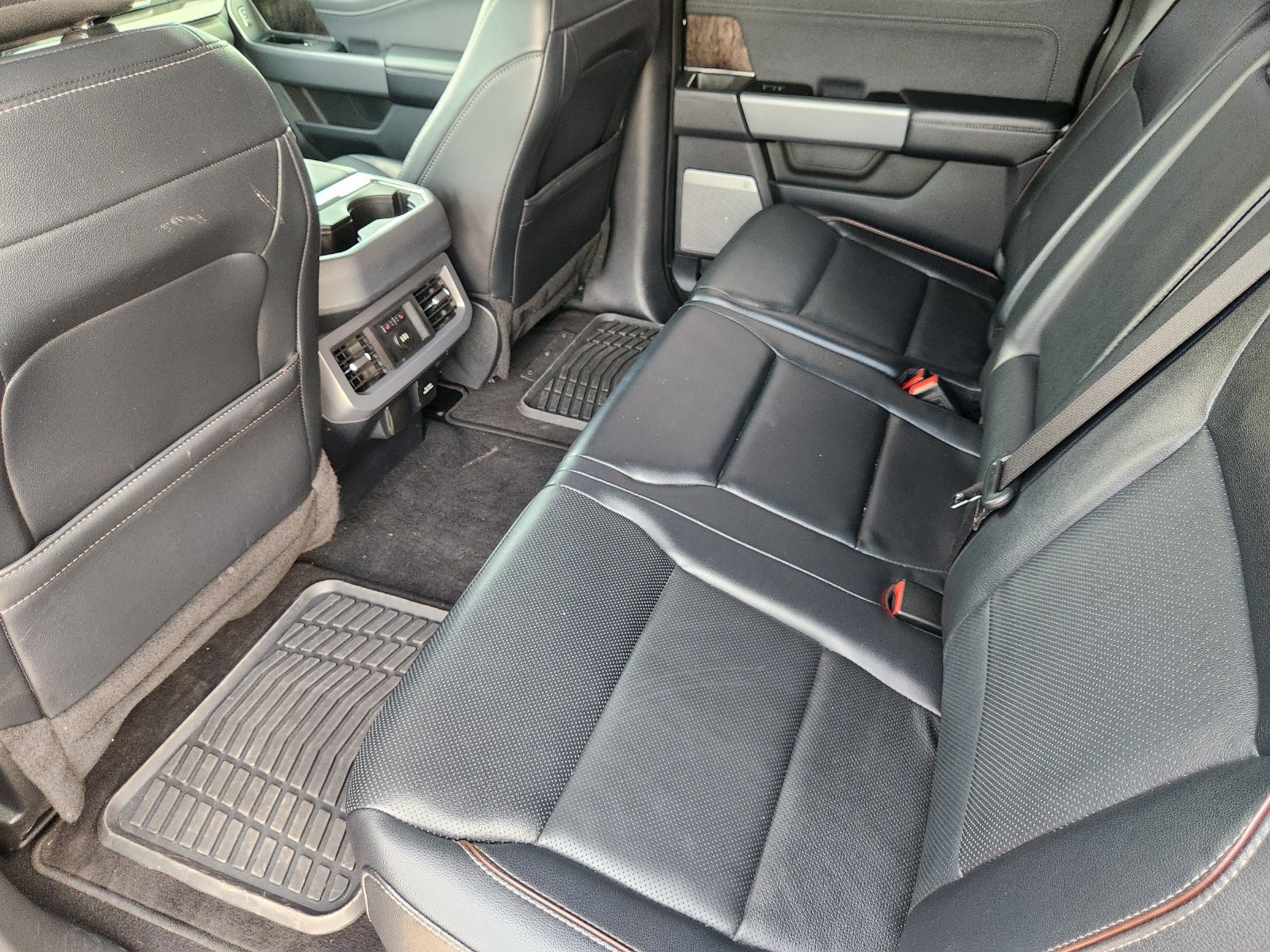 Certified 2024 Ford F350 Lariat w/ Lariat Ultimate Package AWD/4WD image 34