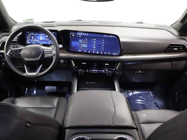 Used 2026 Chevrolet Suburban Z71 AWD/4WD image 16
