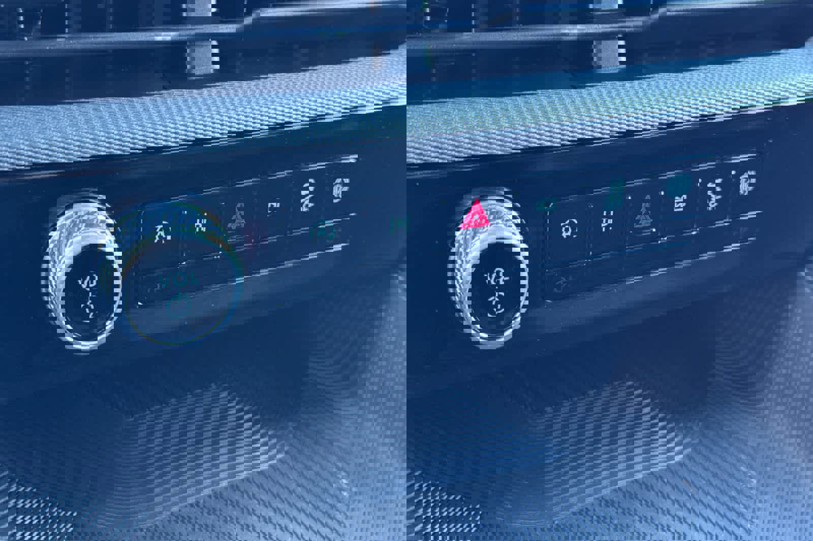 Certified 2025 Ford Explorer ST-Line w/ ST-Line Street Pack image 22