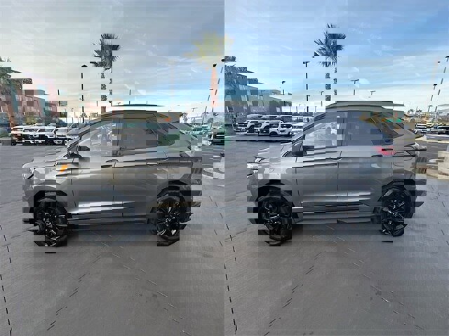 Certified 2024 Ford Edge SE w/ Black Appearance Package image 2
