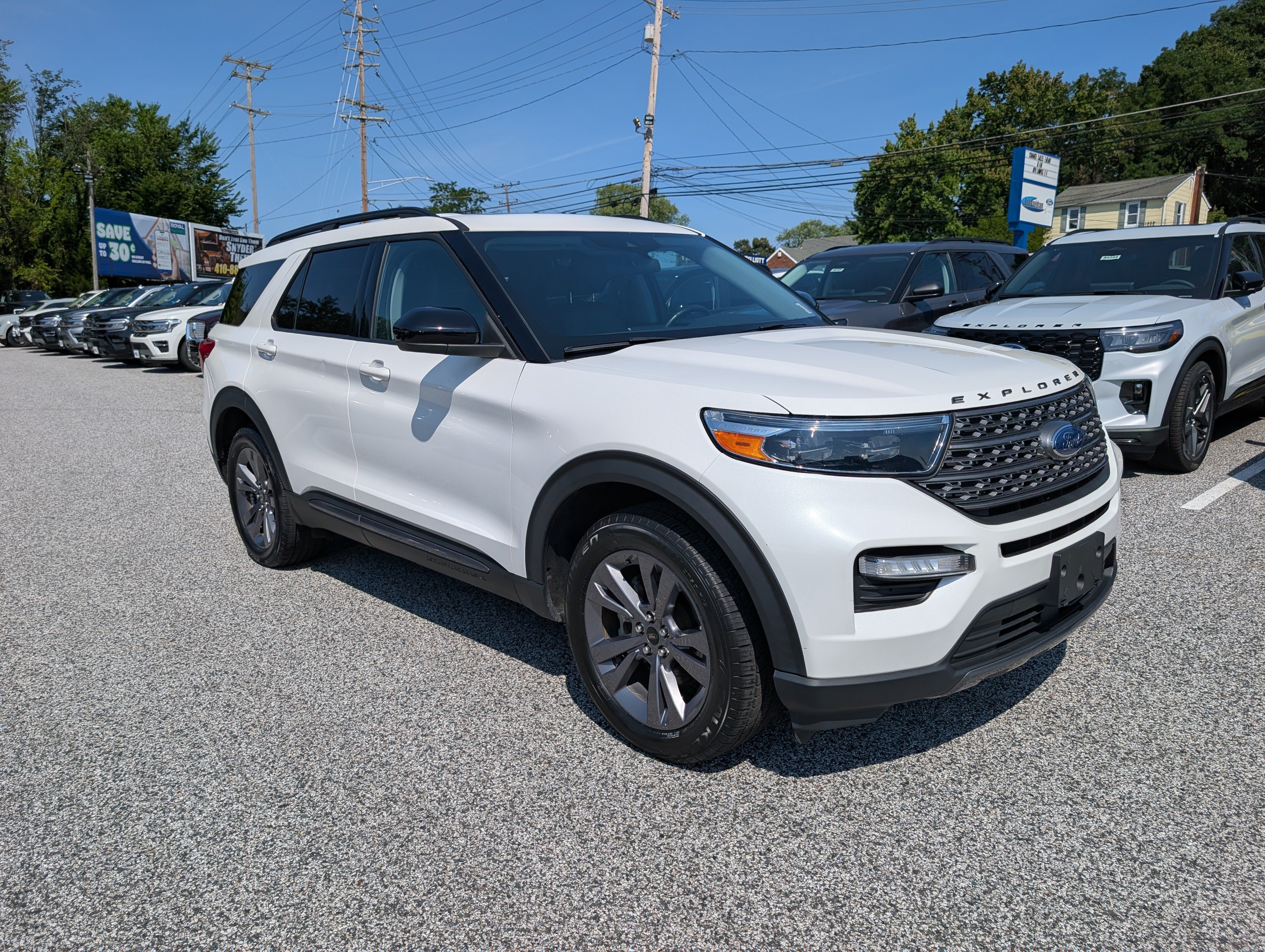 Certified 2022 Ford Explorer XLT w/ Equipment Group 202A AWD/4WD image 9