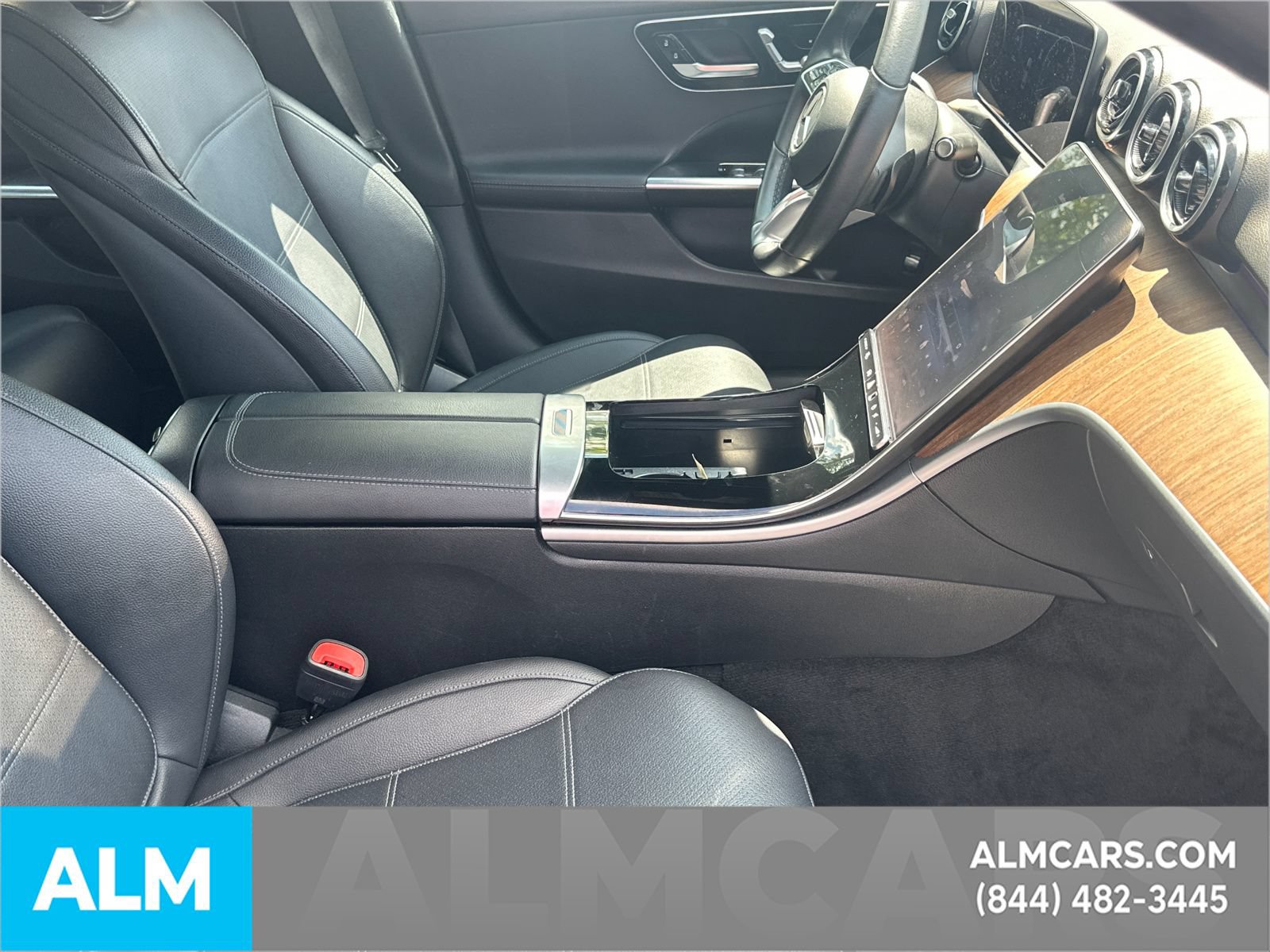 Used 2025 Mercedes-Benz C 300 Sedan image 15