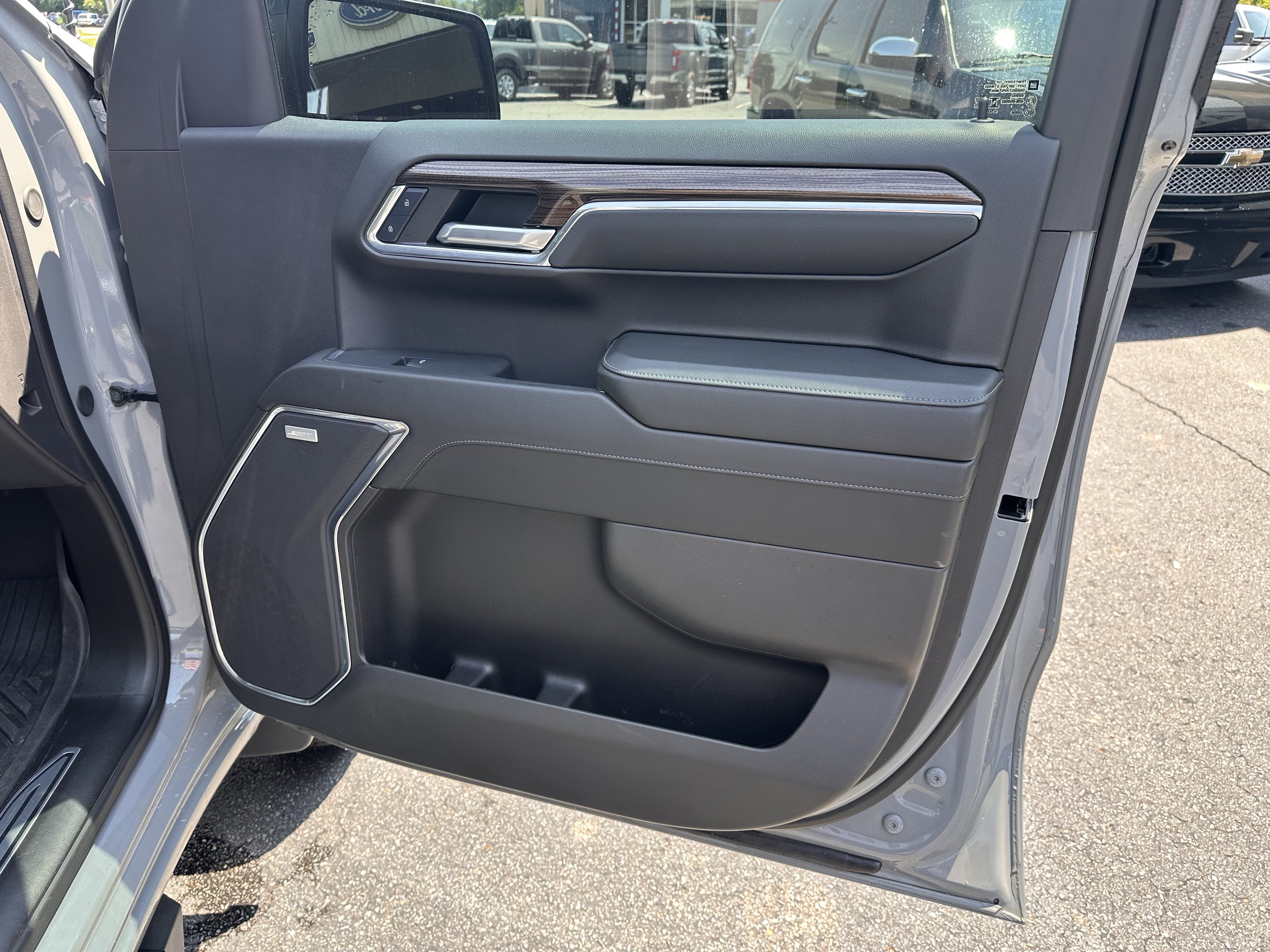 Used 2024 Chevrolet Silverado 1500 LT Trail Boss w/ Convenience Package II AWD/4WD image 13