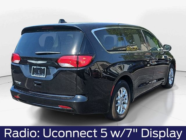 Used 2024 Chrysler Voyager LX FWD image 4