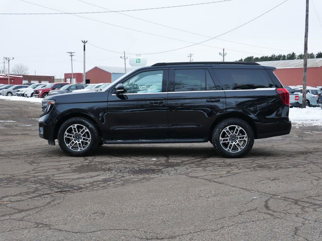 Certified 2025 Ford Expedition Active image 5