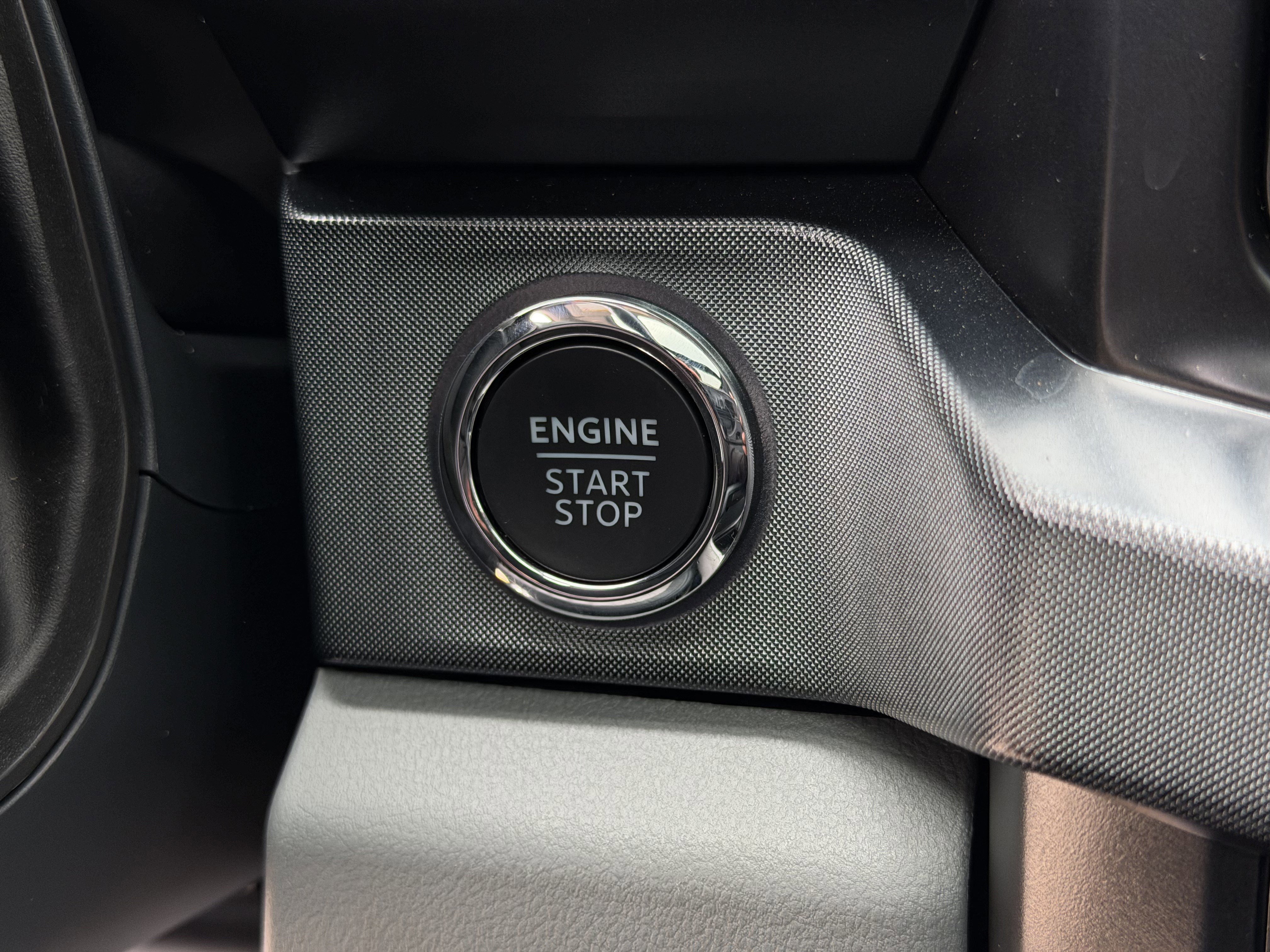 Certified 2024 Ford F250 Limited w/ FX4 Off-Road Package image 31