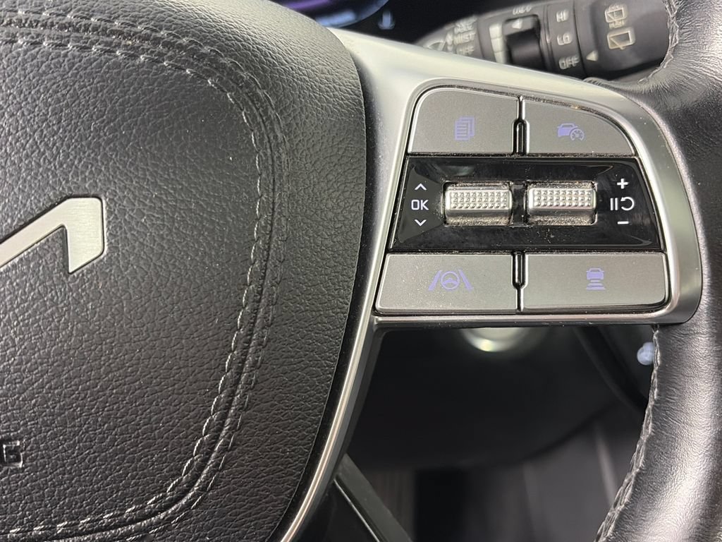 Used 2023 Kia Telluride EX w/ EX Captain's Chair Package AWD/4WD image 18